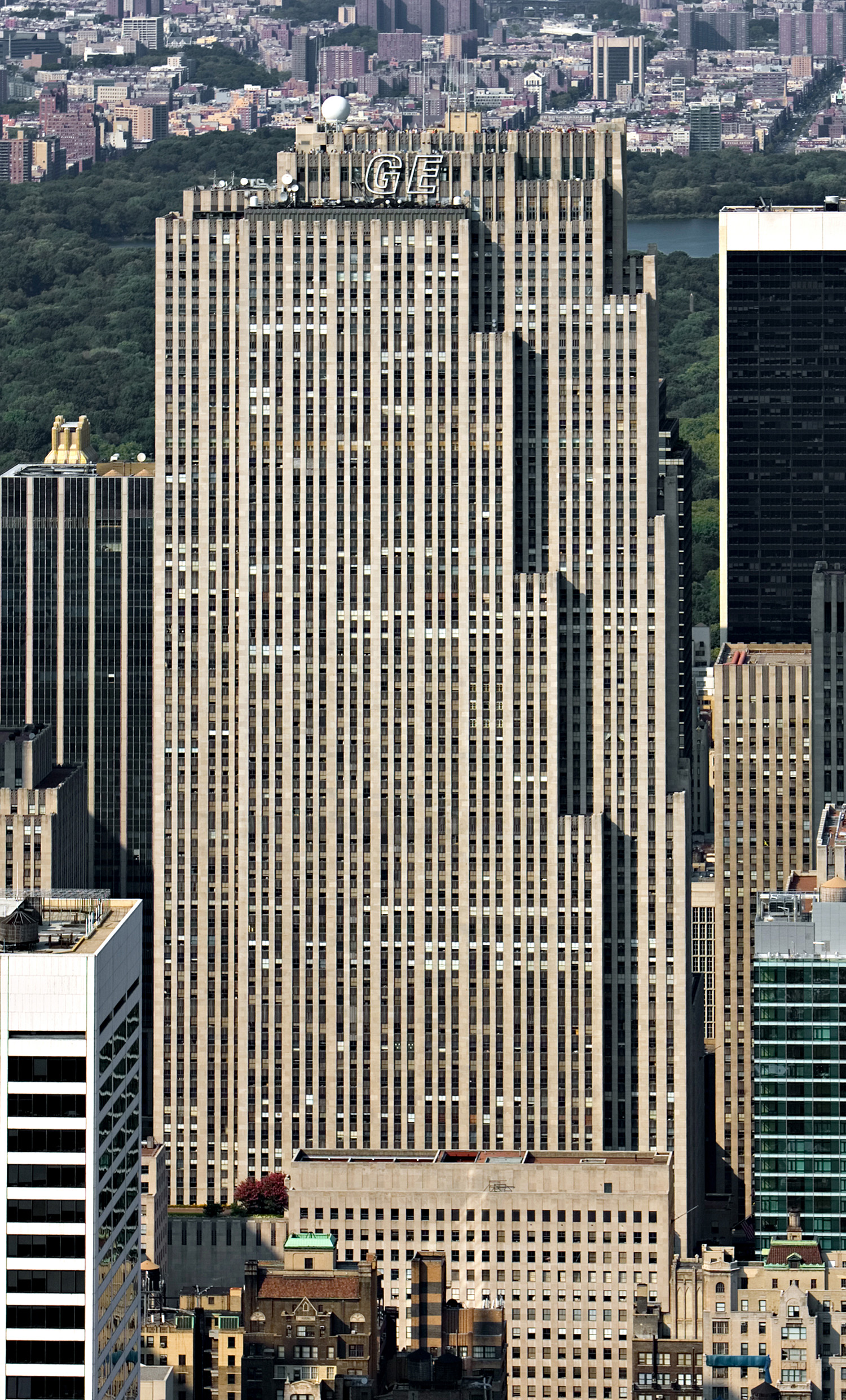 GE Building, New York City - View from Empire State Building. © Mathias Beinling